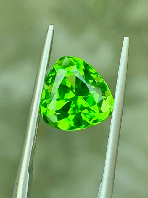 Peridot Gemstones