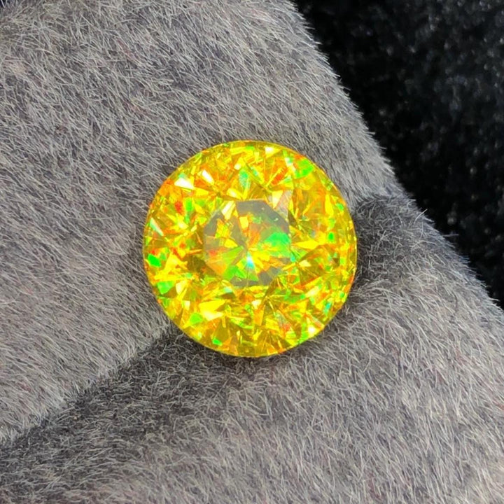 Yellow Full Fire Sphene 5.65ct Round Cut – Pakistan