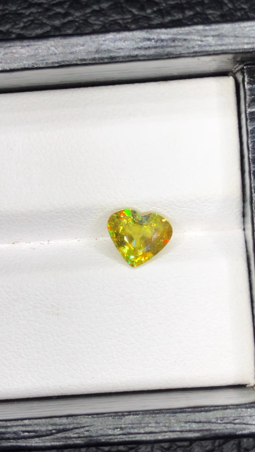 1.40ct Heart-Shaped Fire Sphene – Rare Natural Titanite Gemstone from Zagi Mine, Pakistan
