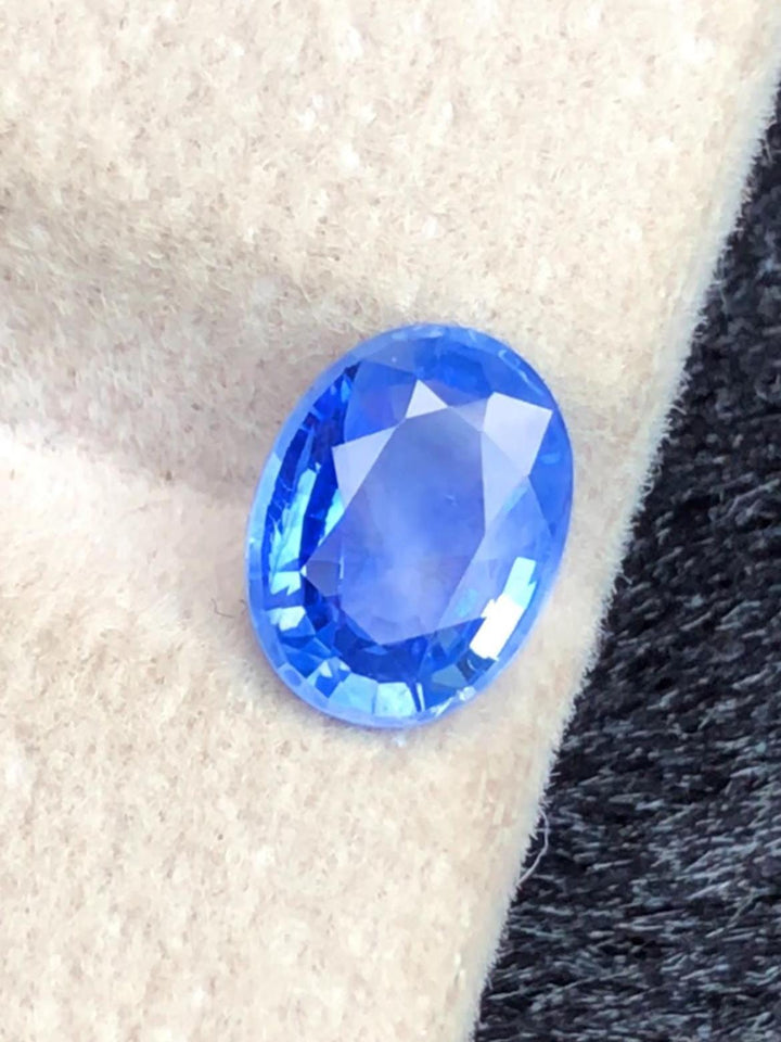 Blue Sapphire 1.31ct Oval Cut • Sri Lanka