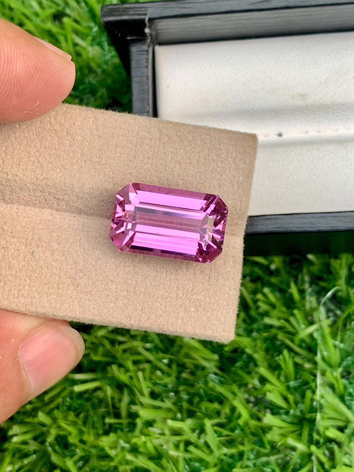 Deep Pink Kunzite Gemstone: 15 Carat Flawless Emerald Cut