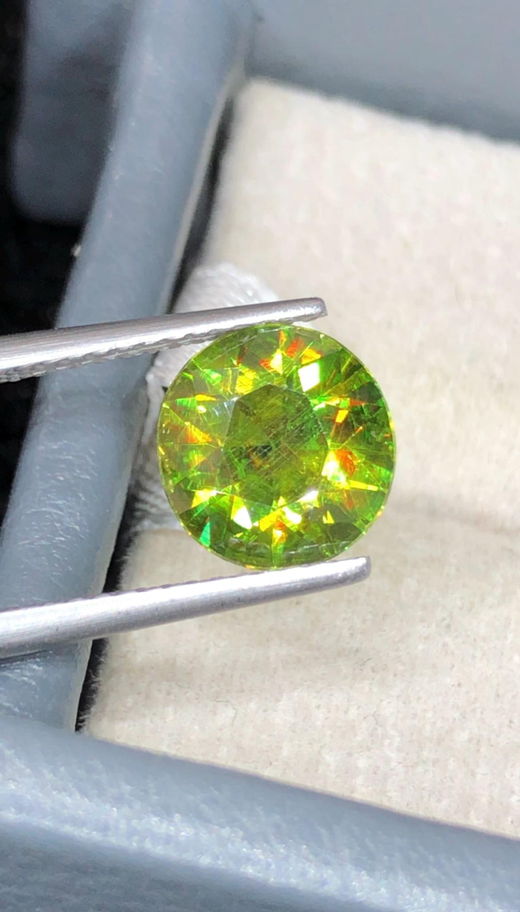 Chrome Green Sphene 1.90ct Round Cut From Madagascar