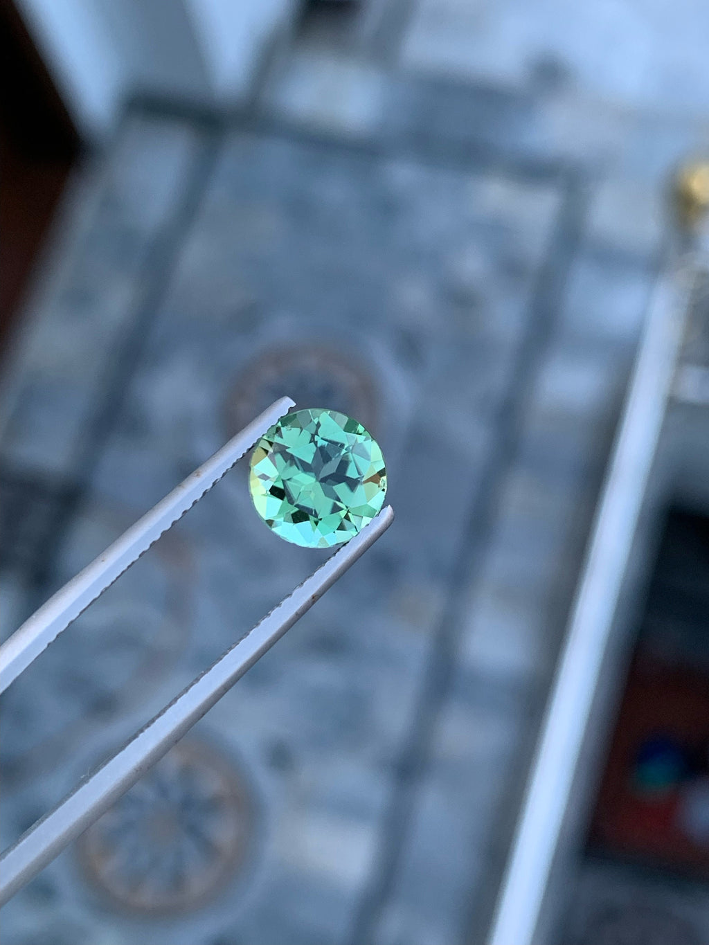 Seafoam Green Tourmaline Gemstone: Round Cut, 2.00 Carat