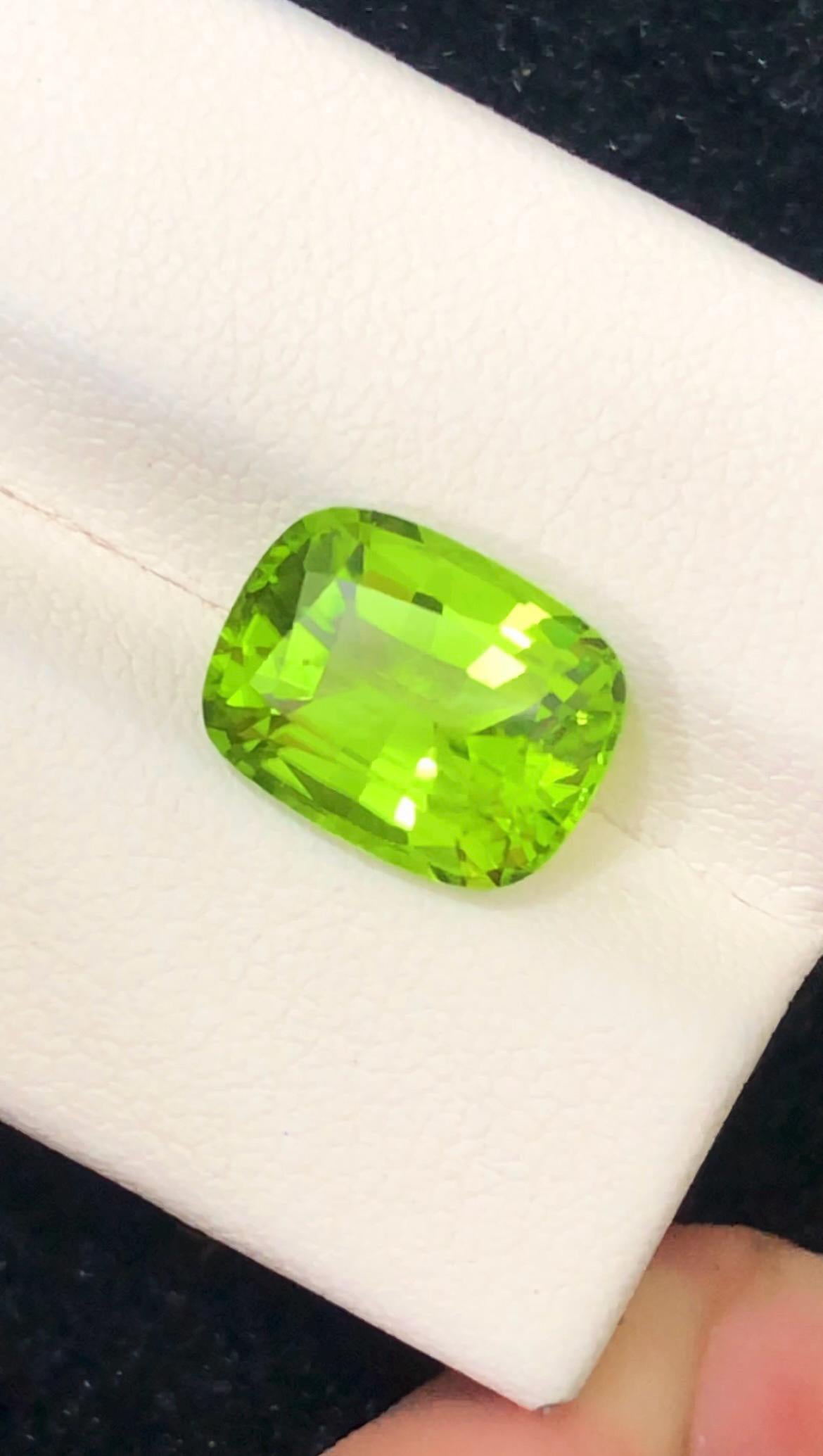 Green Peridot Cushion Cut in 5.15ct from Pakistan