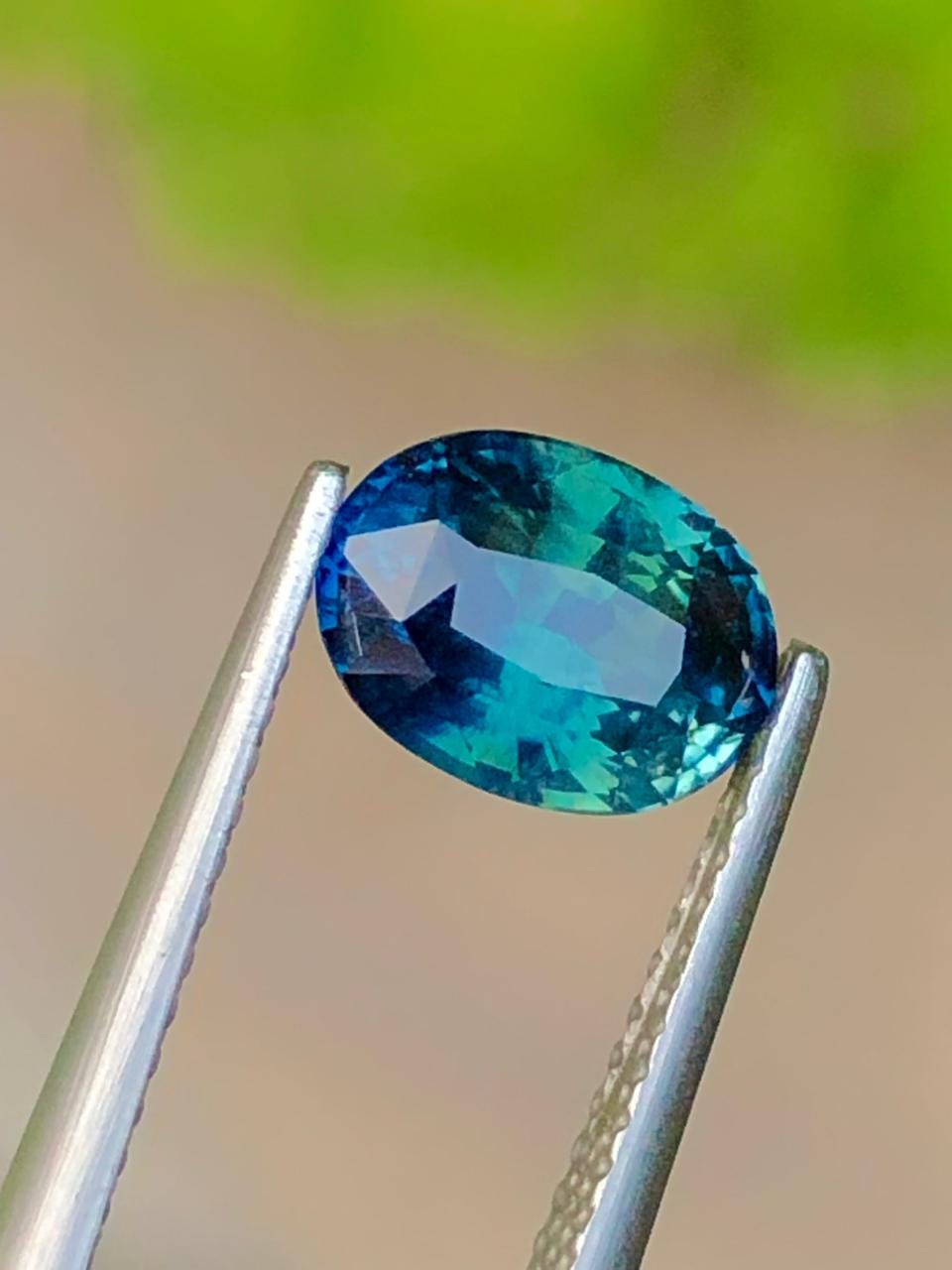 Bi-Color teal Sapphire 1.80 ova Cut •  Blue Party Sapphire from srilanka With Certificate