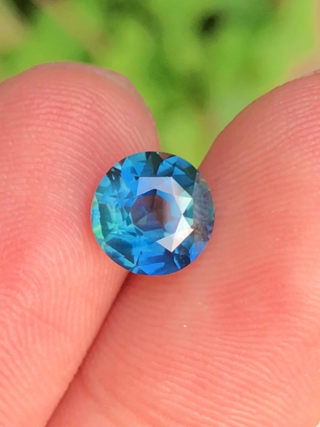 Parti Sapphire 2.09ct Round Cut • Sri Lanka