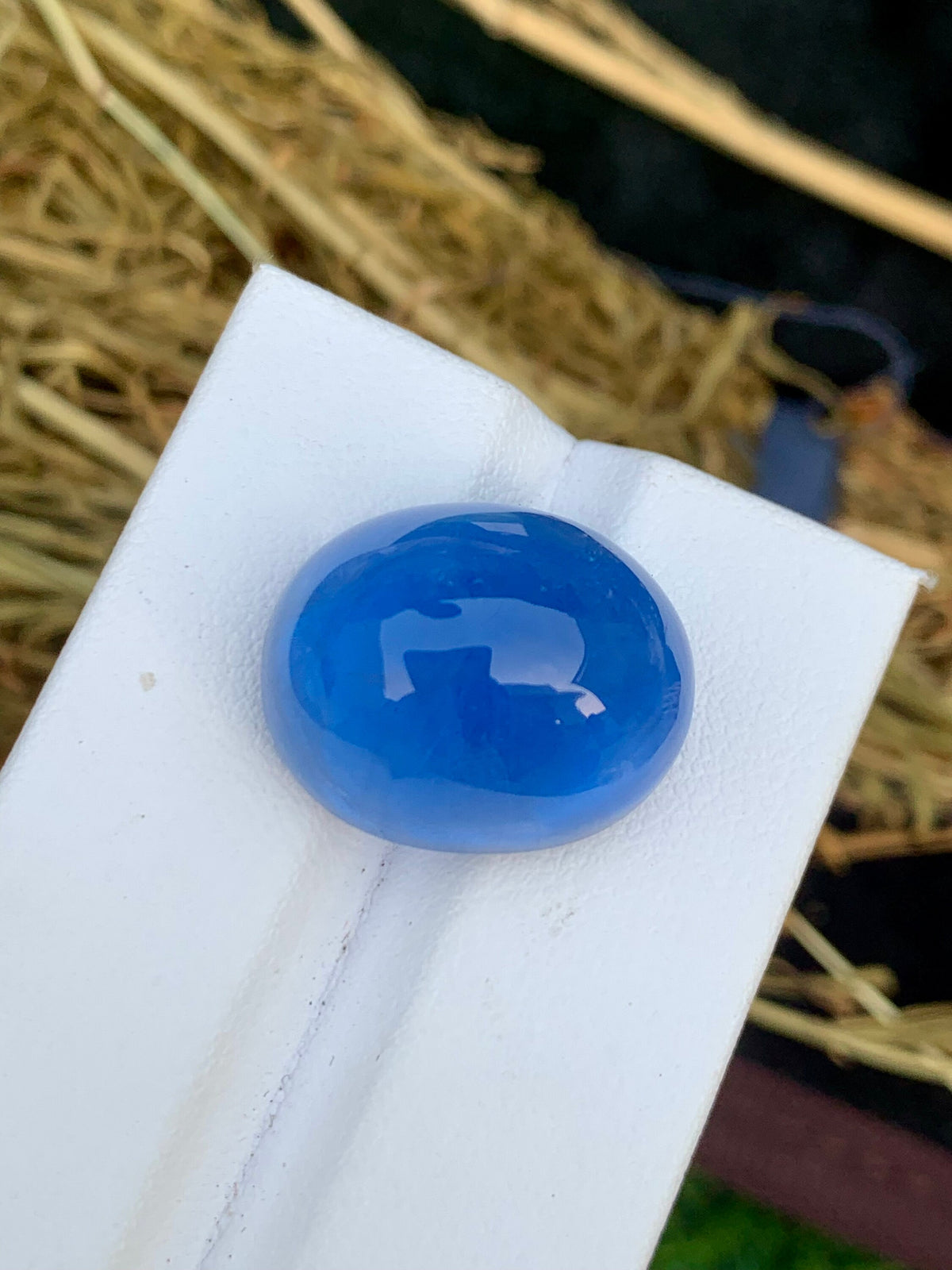 Santa Maria Aquamarine Cabochon: Deep Blue Gemstone, 29.20 CT