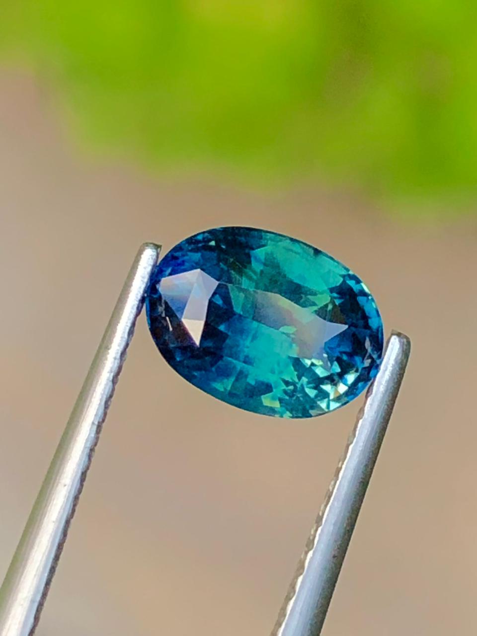 Bi-Color teal Sapphire 1.80 ova Cut •  Blue Party Sapphire from srilanka With Certificate