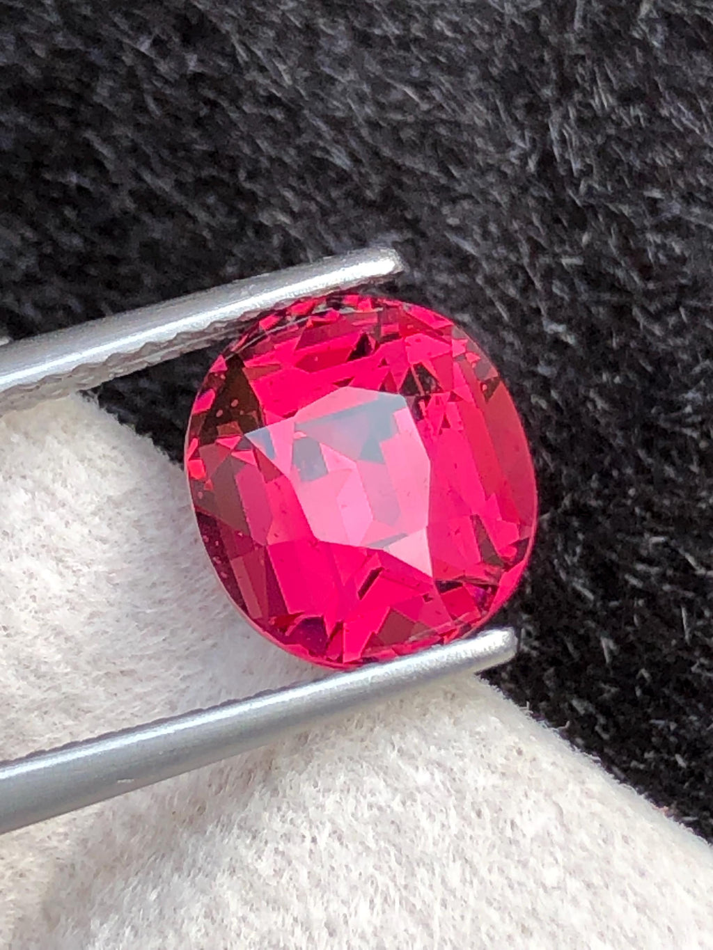 Purple Rhodolite Garnet 3.80ct Oval Cut – Raspberry-Tone Tanzanian Gemstone