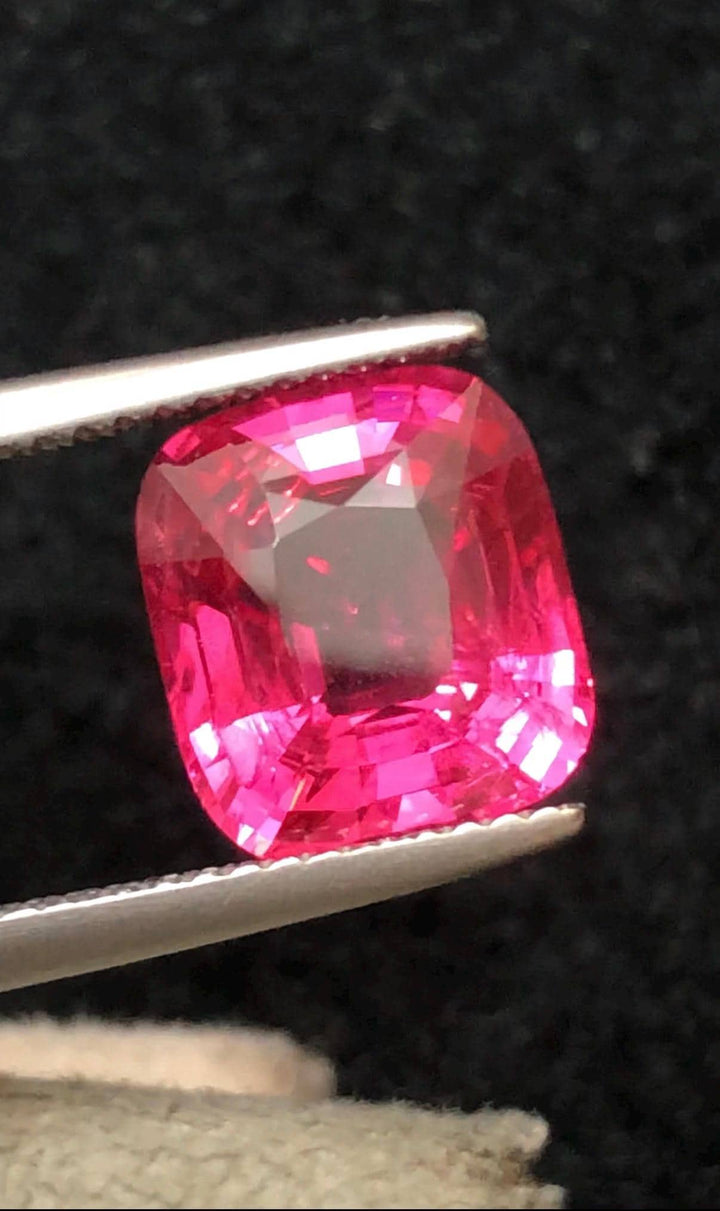 GRS certified Mahenge Spinel 2.58 carat Cushion Cut – Vivid Pink Sparkle
