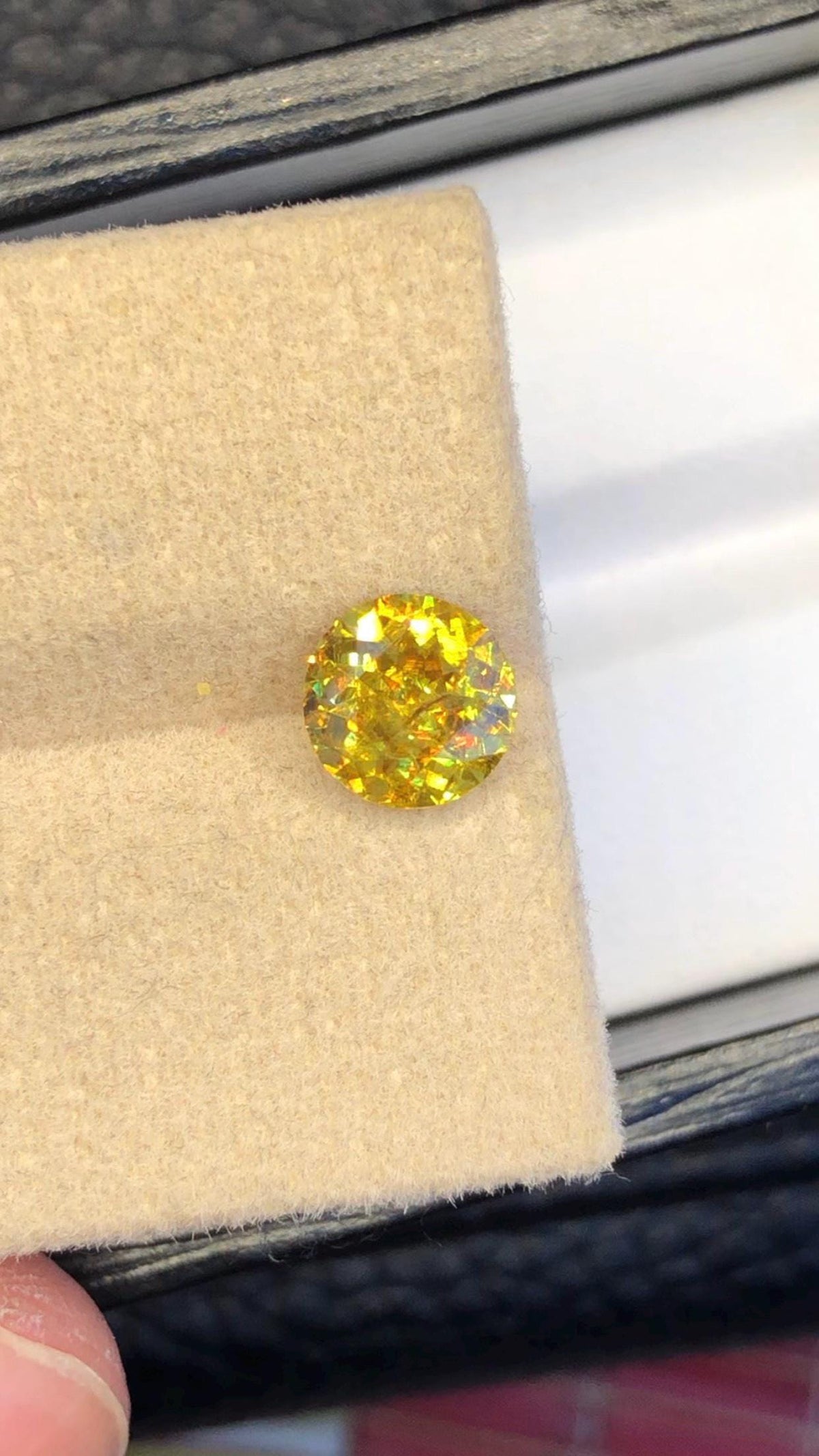 Natural Sphene Gemstone: Round Cut, Fire Titanite (1.35 CT)