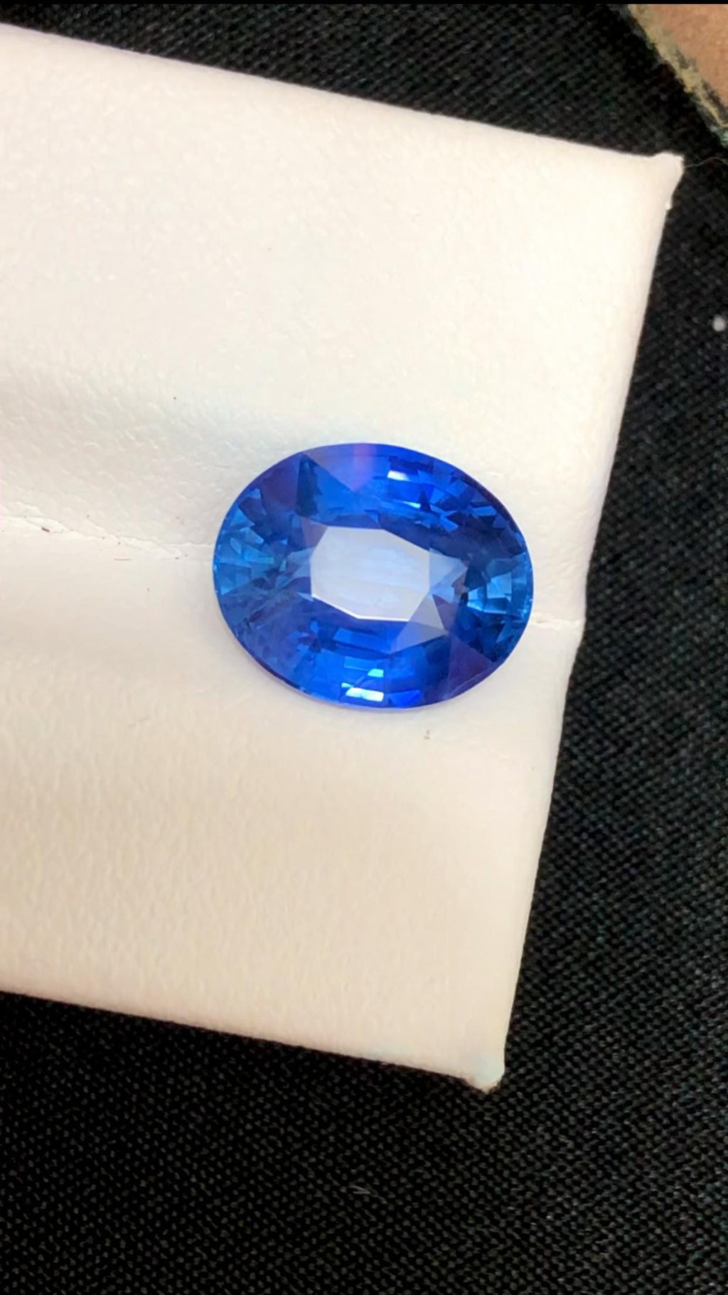 Royal Blue Sapphire Gemstone: 5 Carat Oval Cut, Sri Lankan Ceylon