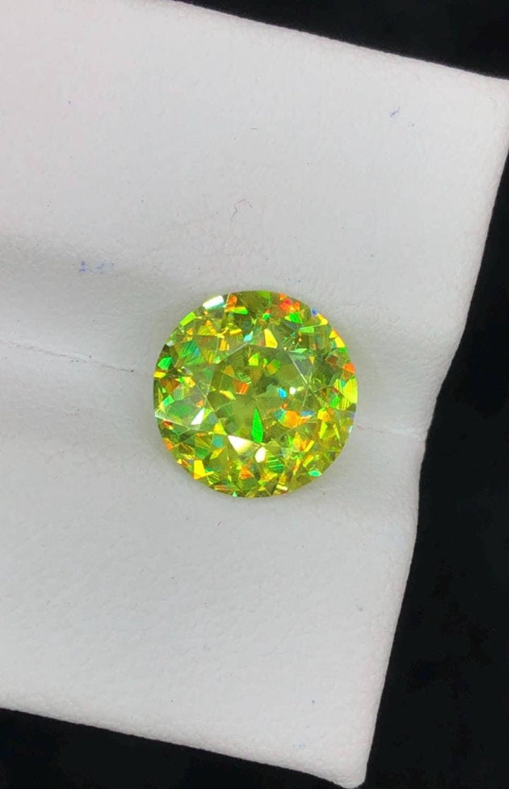 Apple Green Sphene Gemstone: 3.20 Carat Faceted Ring Stone