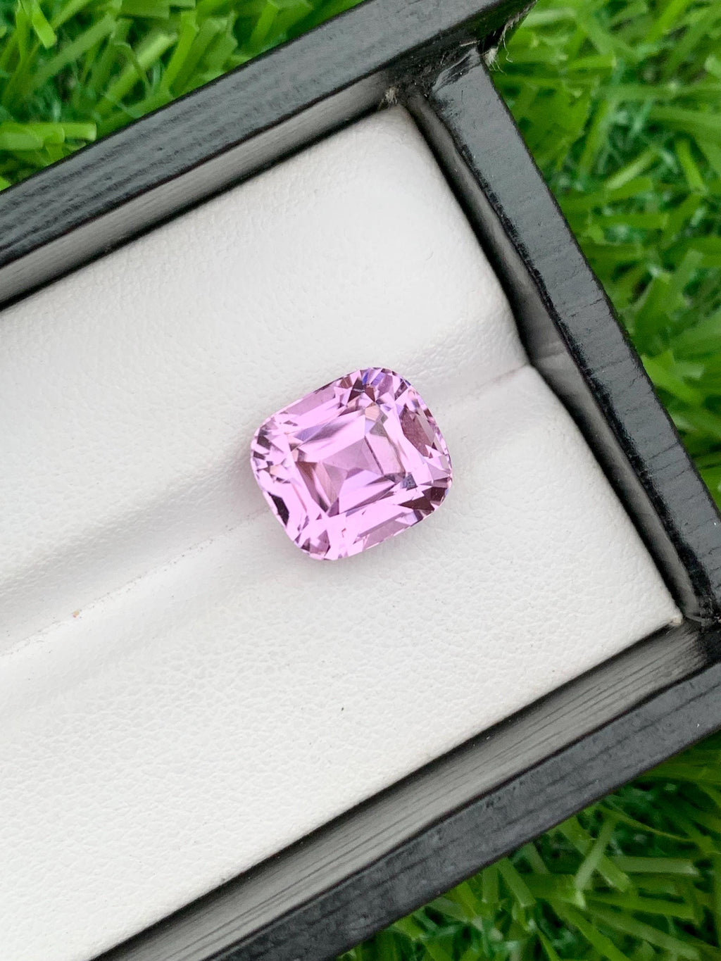 Lavender Pink Kunzite Gemstone: 6.85 CT Cushion Cut October Birthstone