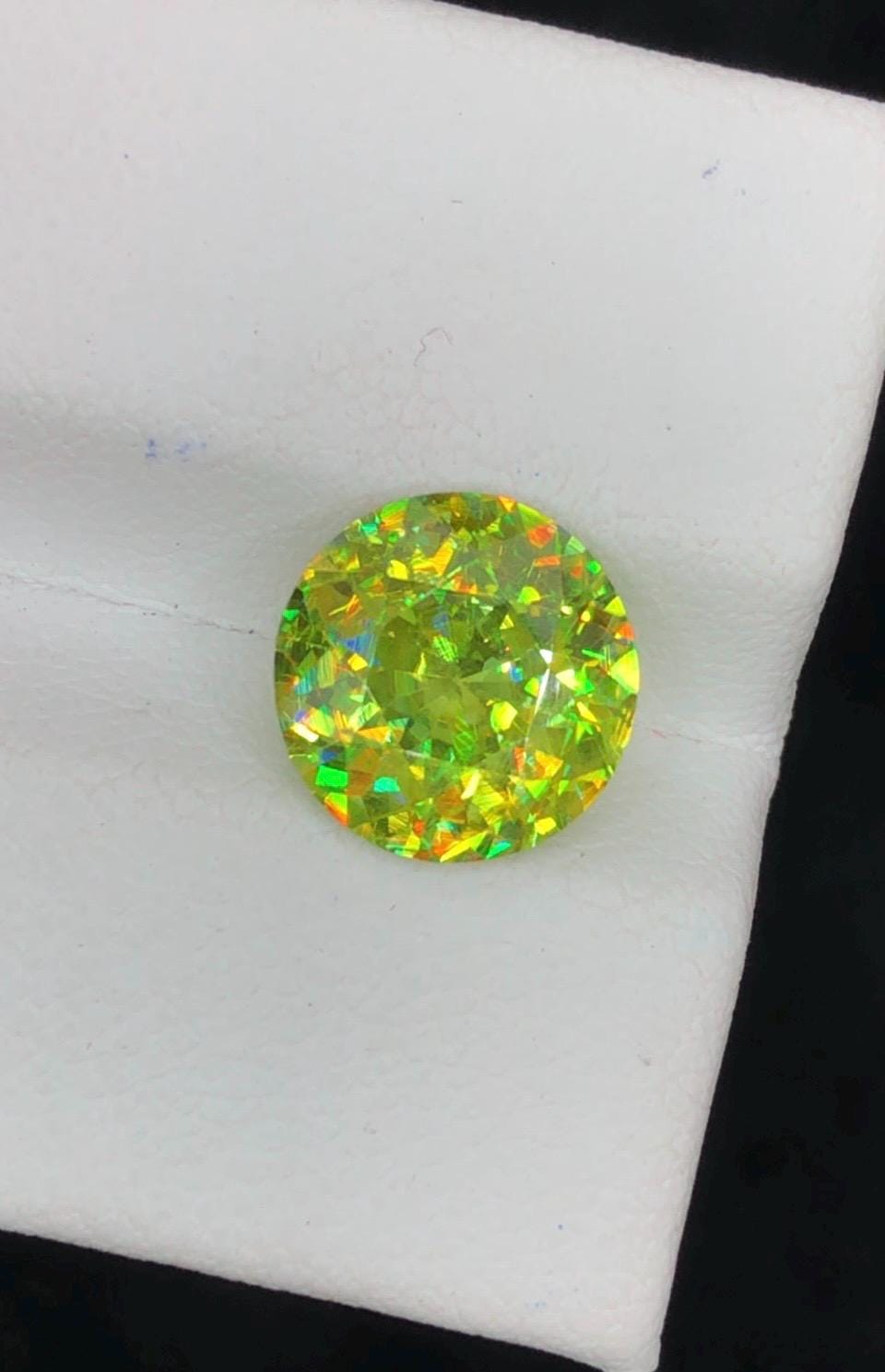 Apple Green Sphene Gemstone: 3.20 Carat Faceted Ring Stone