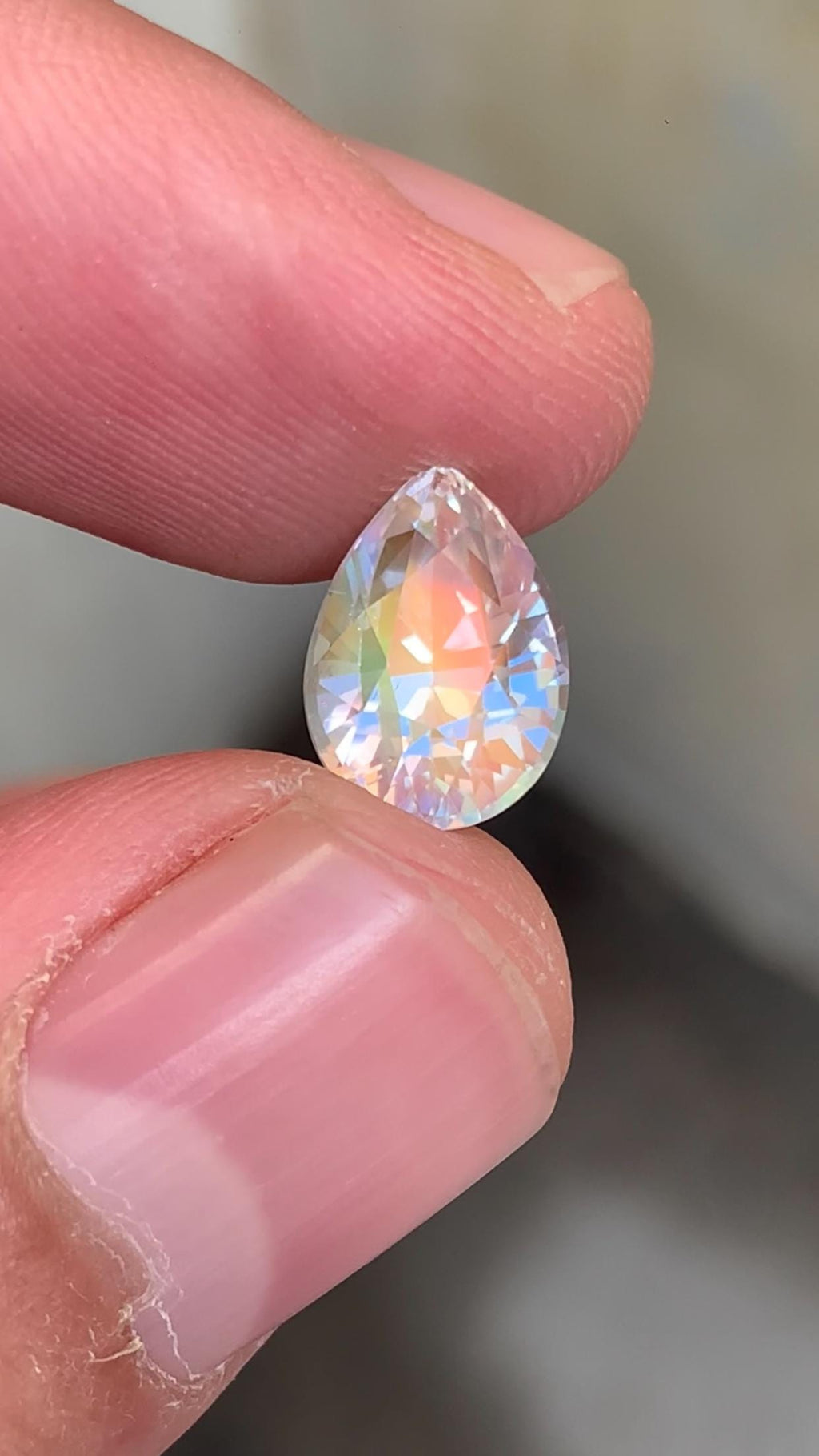 Rainbow Moonstone Gemstone: Pear Shape, VVS Clarity, Madagascar Origin