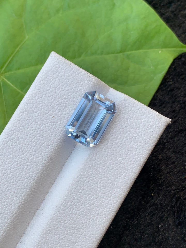 Santa Maria Aquamarine Gemstone: Emerald Cut, 4.2 Carat Loose Stone
