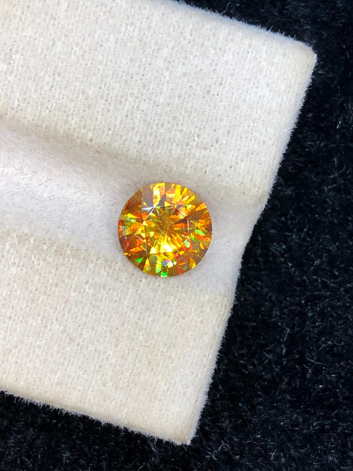 AAA Fire Sphene Gemstone: 1.35 CT Round Cut Titanite
