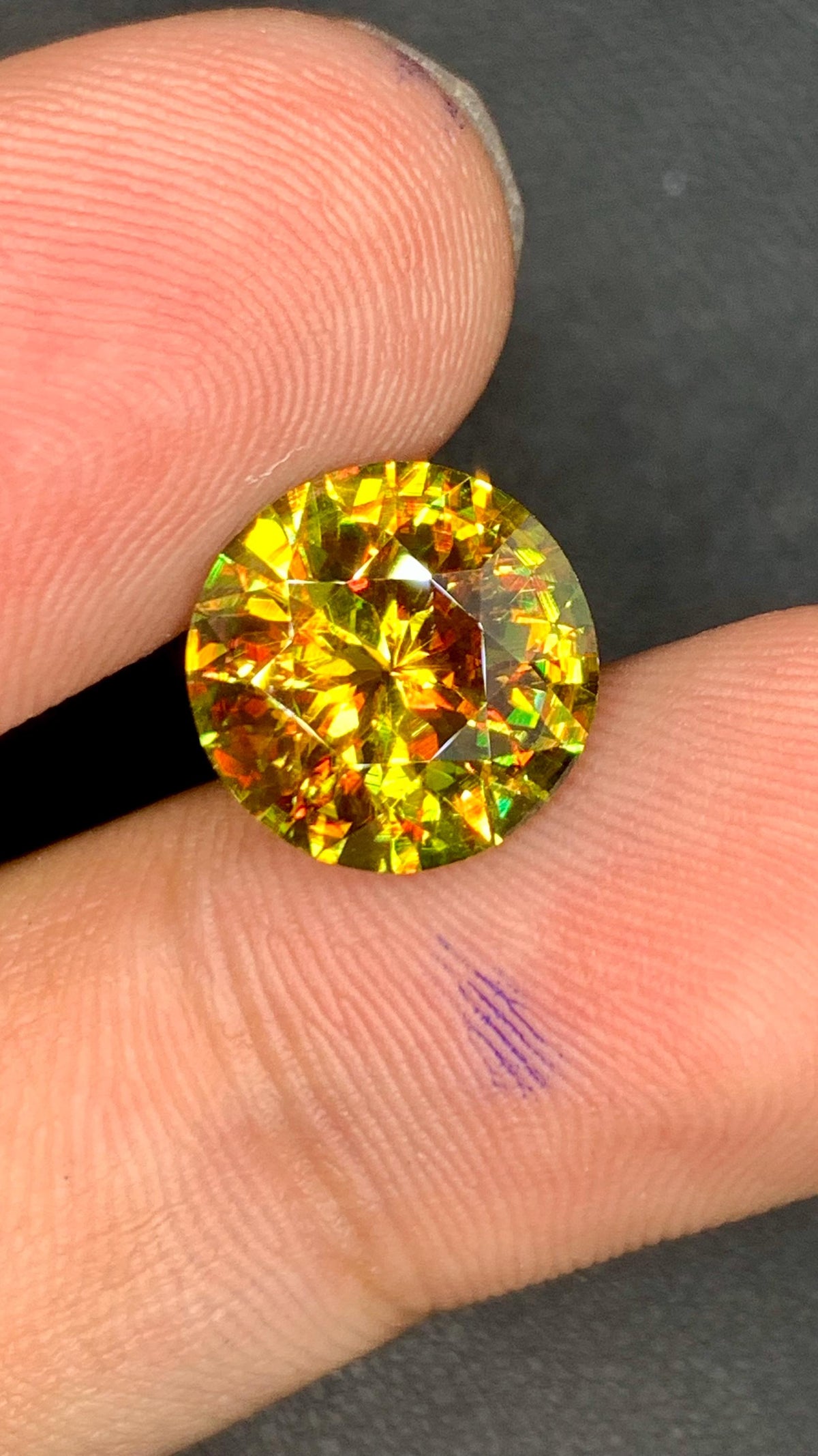Trichroic Sphene Gemstone: Rare Round Cut, 5.90 CT, Zagi Mine