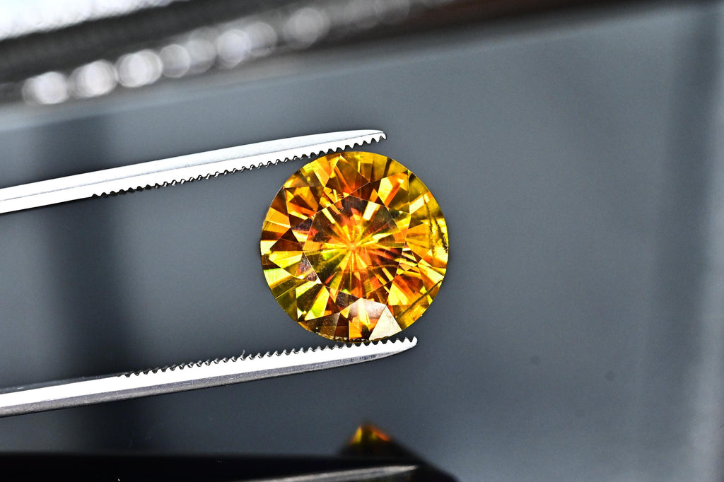 Round Cut Sphene Gemstone: 5.40 CT Natural Titanite Stone