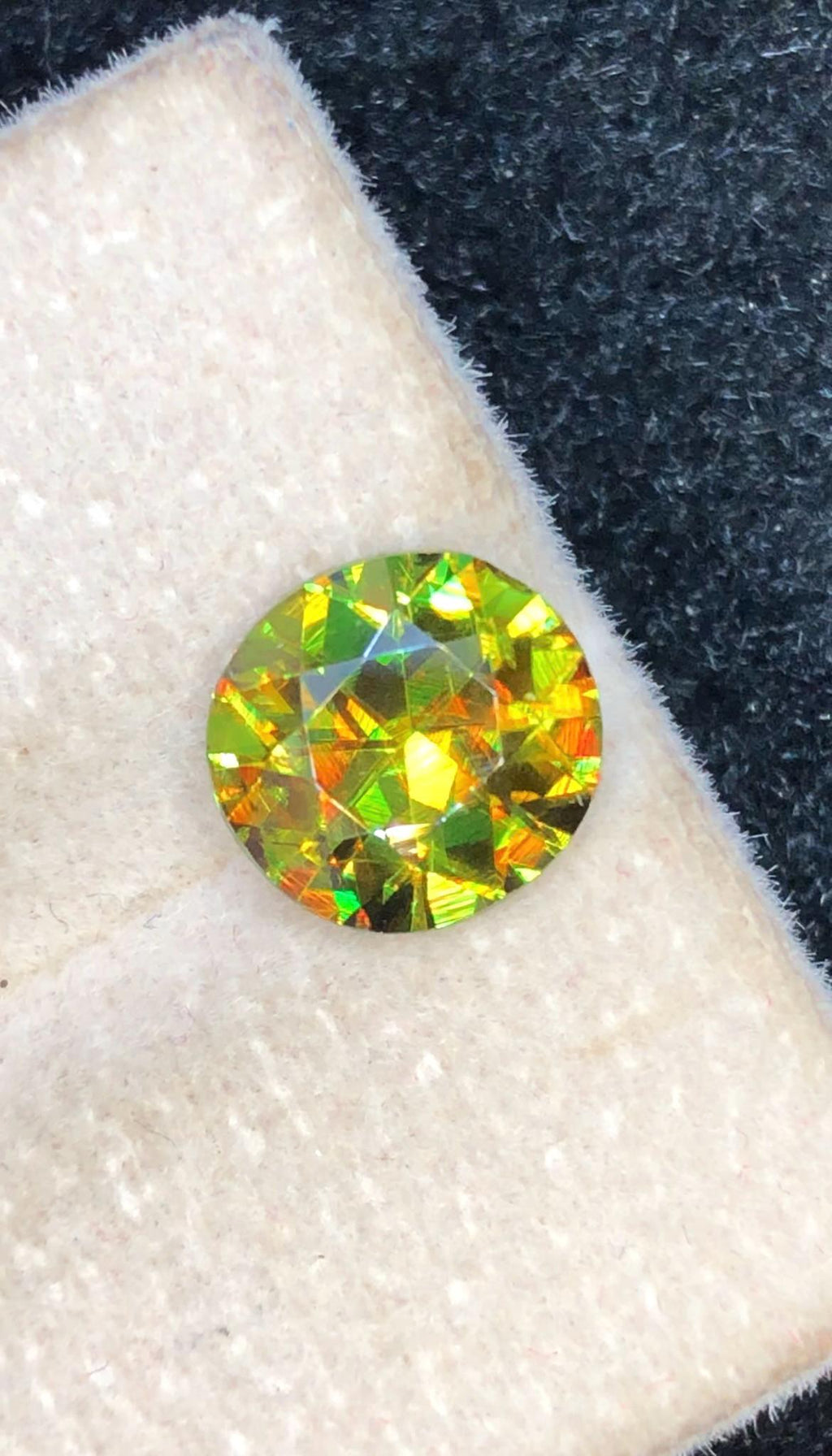 Chrome Sphene 2.15ct Round Cut – Madagascar • Full Fire