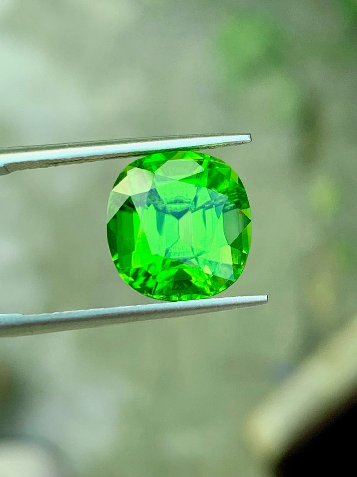 Olive Green Peridot Gemstone: 6.35 CT Natural Cushion Cut