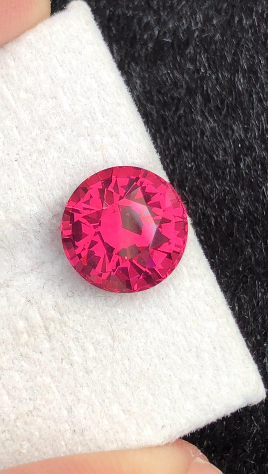 Purple Rhodolite Garnet 4.80ct Round Diamond Cut – Raspberry-Tone Tanga Mine Tanzanian Gemstone