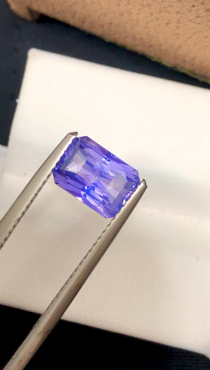 Natural Blue Sapphire Gemstone: 2.99 Carat, Fancy Cut, Certified
