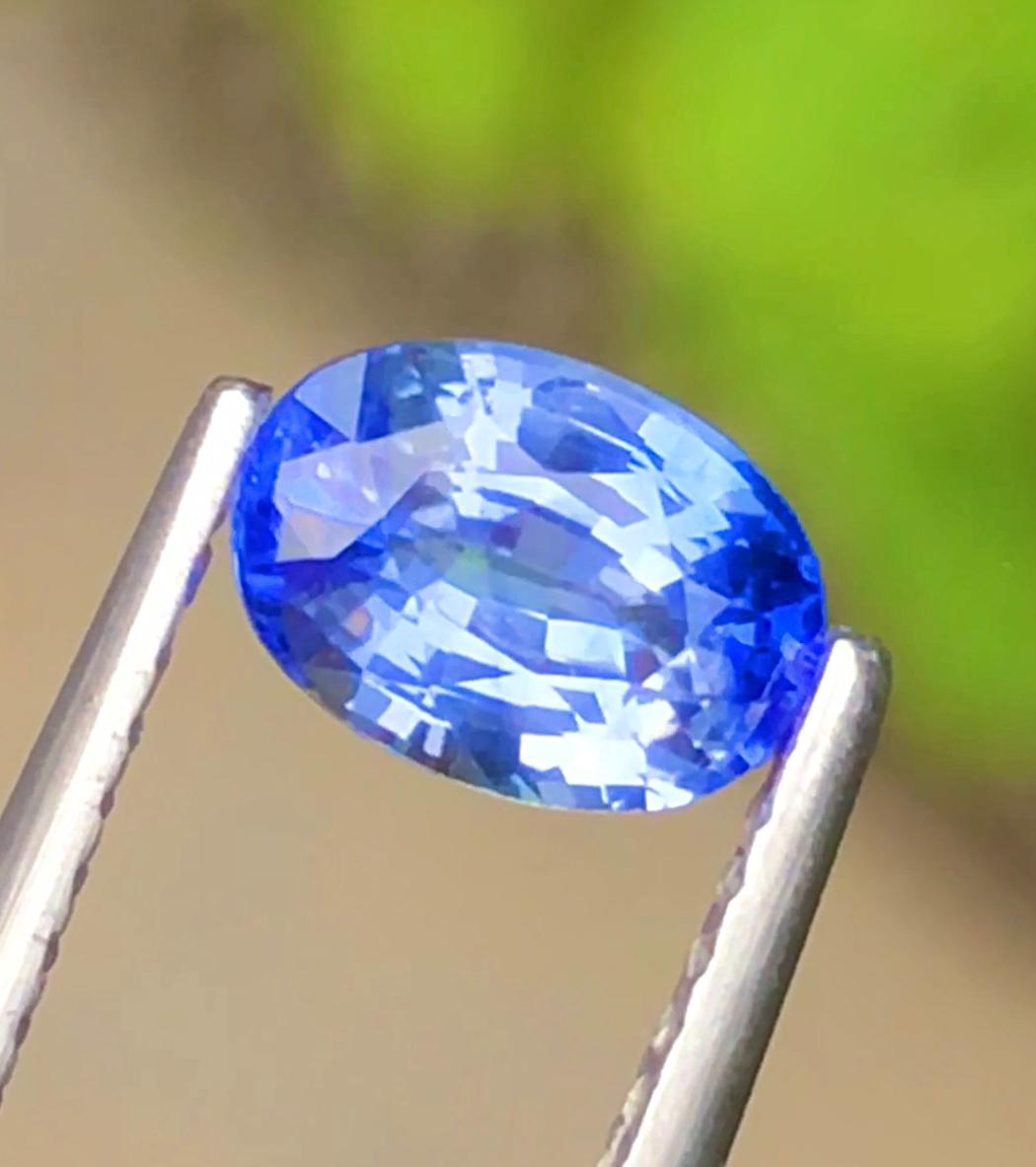 Blue Bi-Color Sapphire 0.93 carat oval Cut Sri Lanka