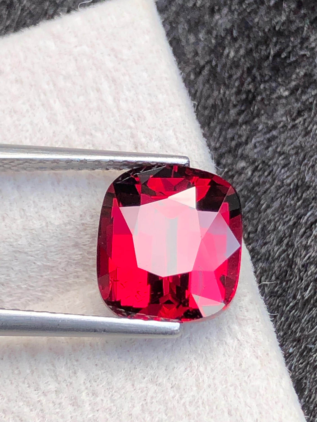 Tanga Mine Rhodolite Garnet 4.81ct Cushion Cut – Raspberry-Tone Tanzanian Gemstone