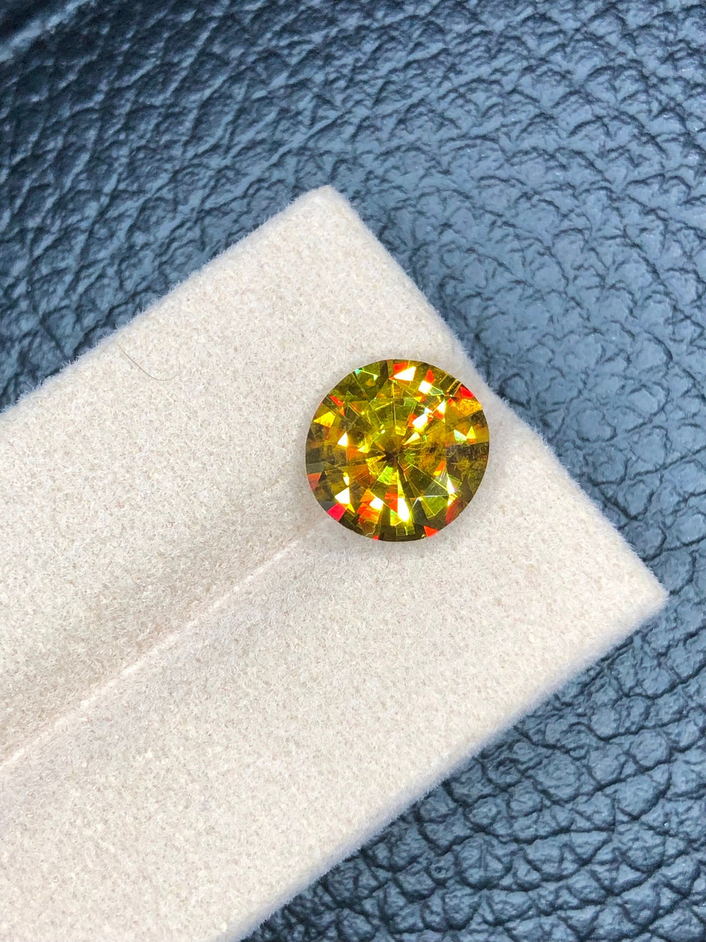 Full Fire Sphene Loose Gemstone: 5.45 CT Natural Titanite Stone
