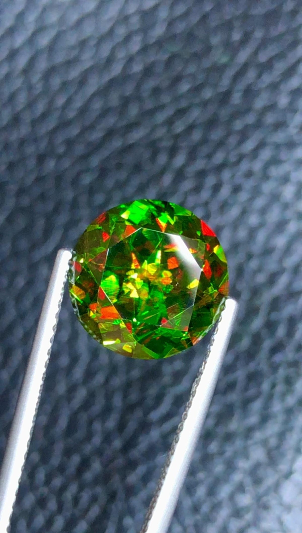 Chrome Sphene 5.85ct Round Cut Loose Gemstone from Pakistan