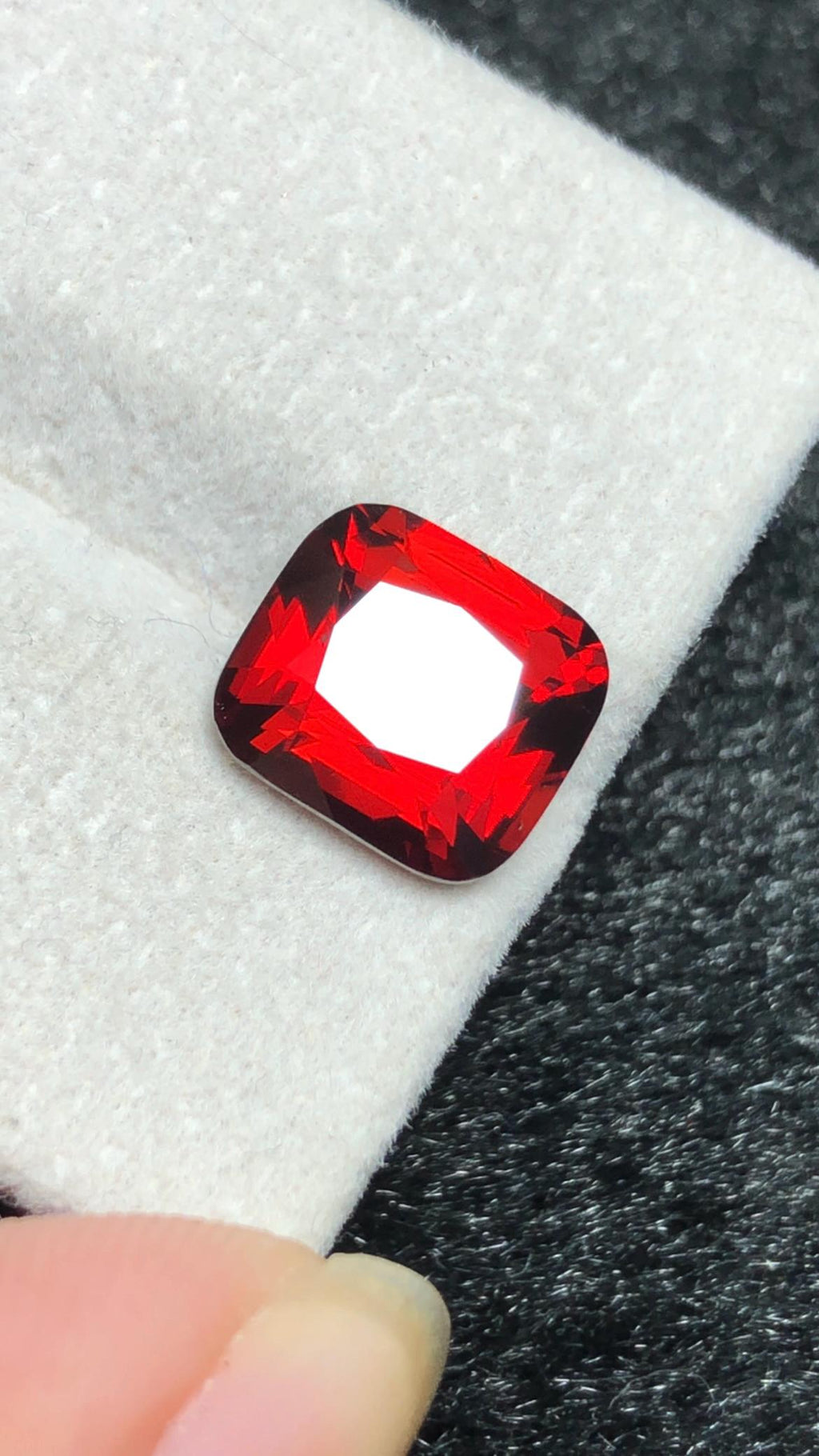 Tanga Mine Rhodolite Garnet 4.19ct Cushion Cut – Raspberry-Tone Tanzanian Gemstone