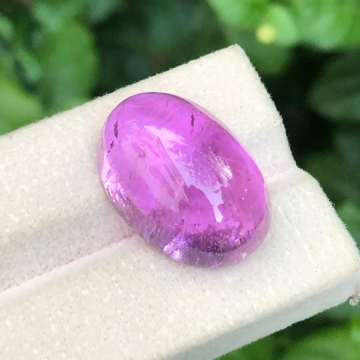 Pink Kunzite Cabochon 36.70 Carat – Afghanistan.