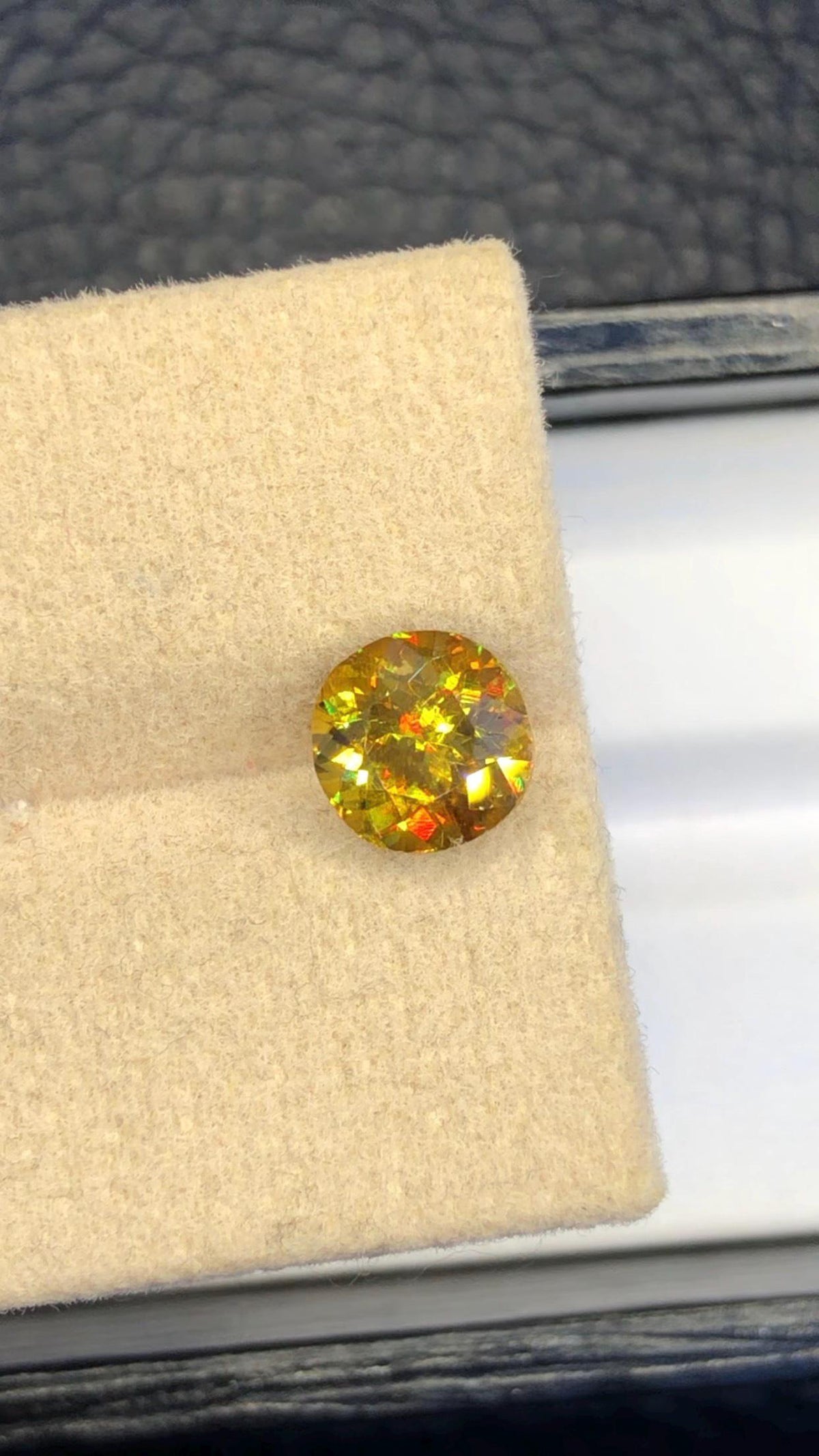 Natural Fire Sphene Gemstone: Round Cut, 1.80 CT, Pakistan Origin
