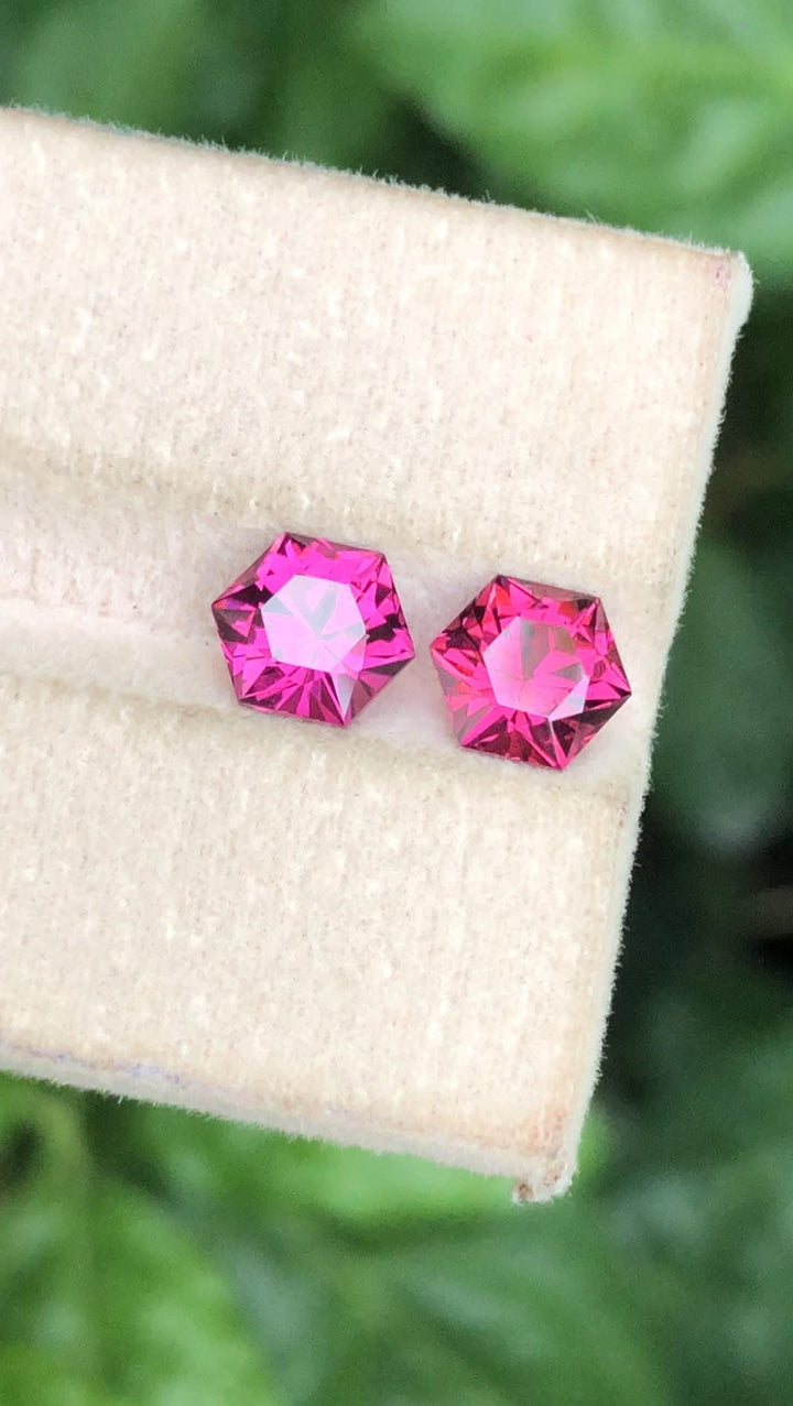 Malaya Garnet 3.20ct Matching Pair – Hexagonal Fantasy Cut with Exceptional Brilliance
