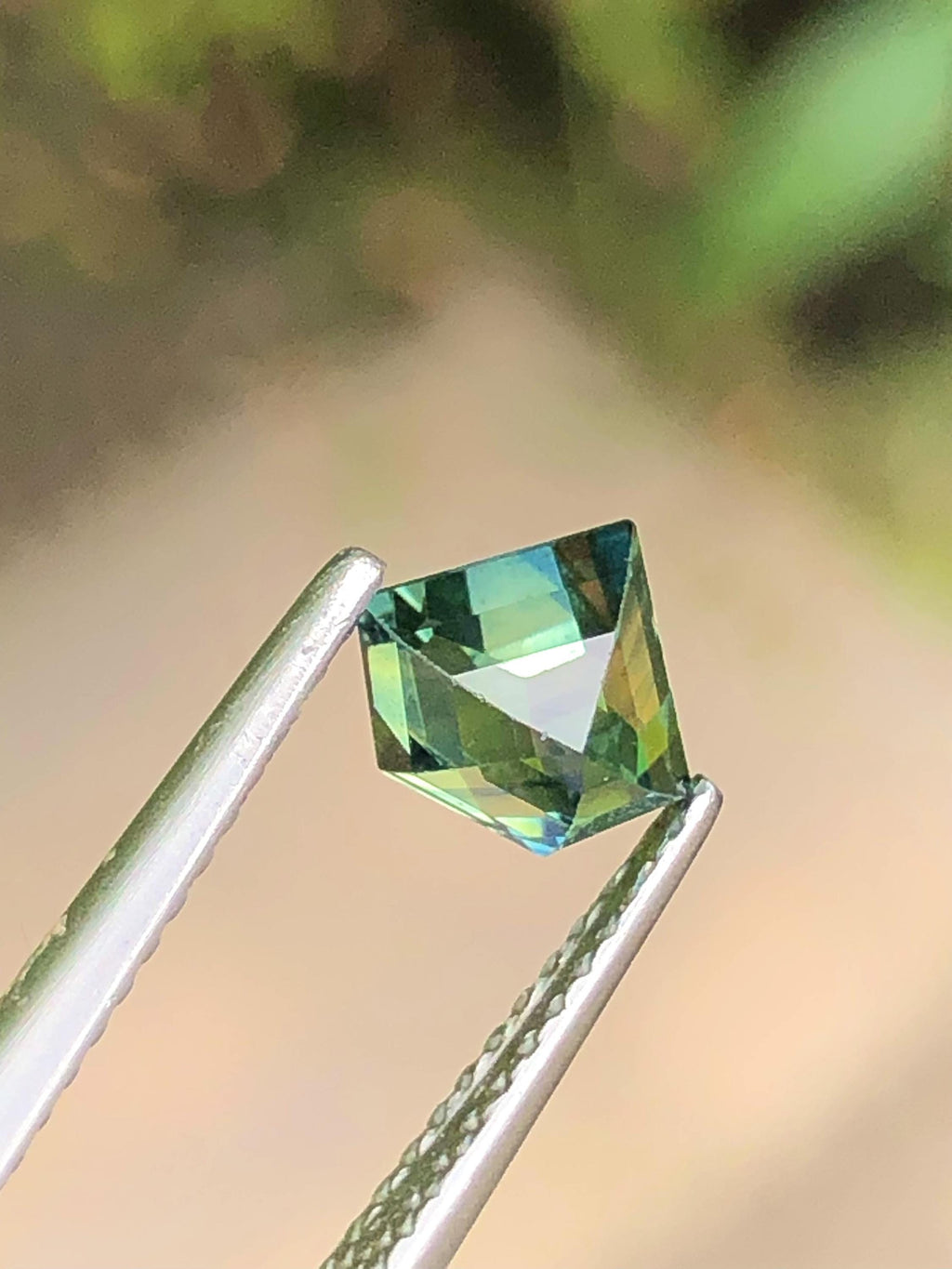Teal Parti Sapphire 1.00 Carat Oval Cut – 6.80x5.50x3.70mm – Sri Lanka