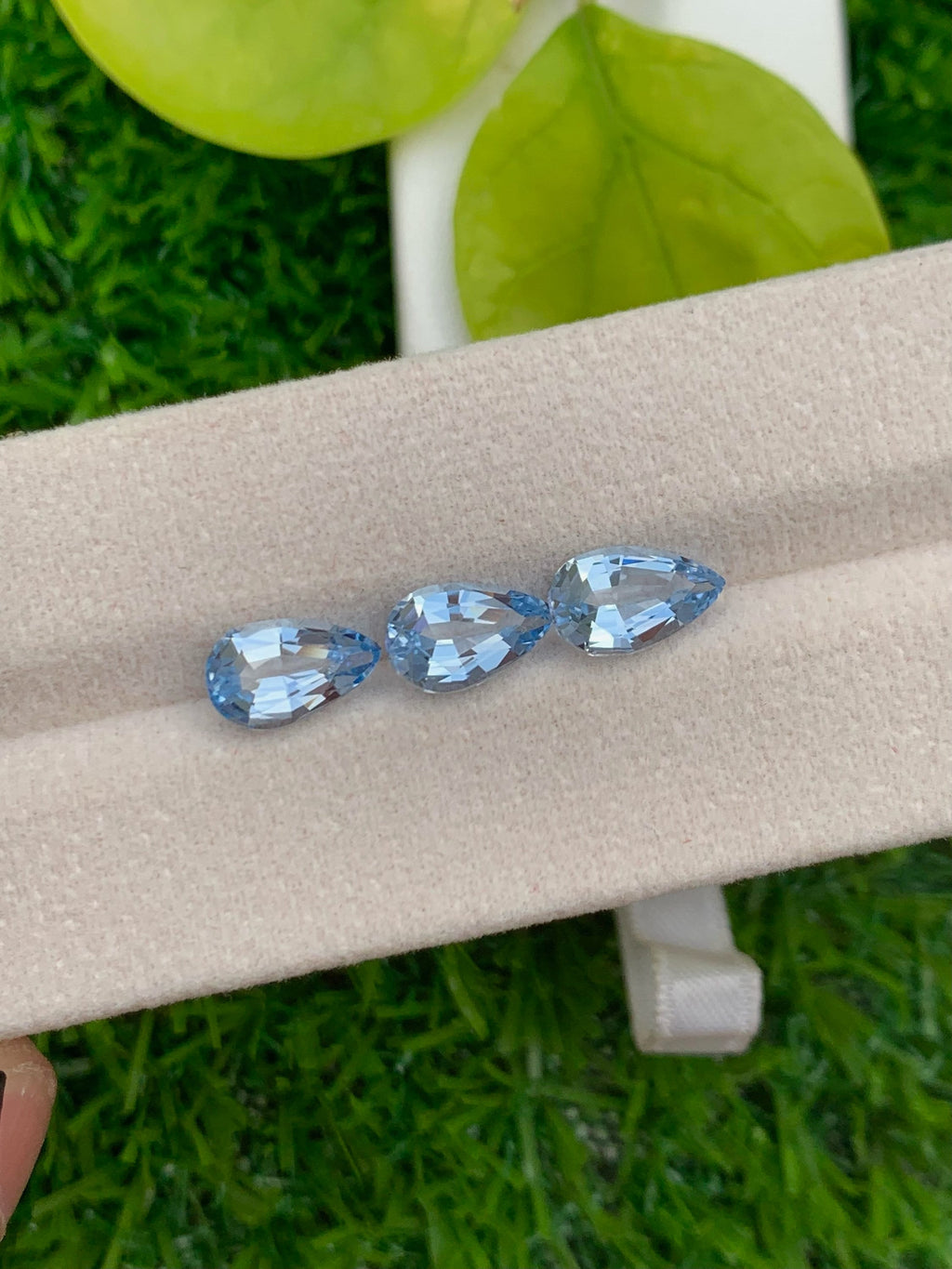 Santa Maria Blue Aquamarine Lot: VVS Pear Gemstones, Brazil, 4.30 CT