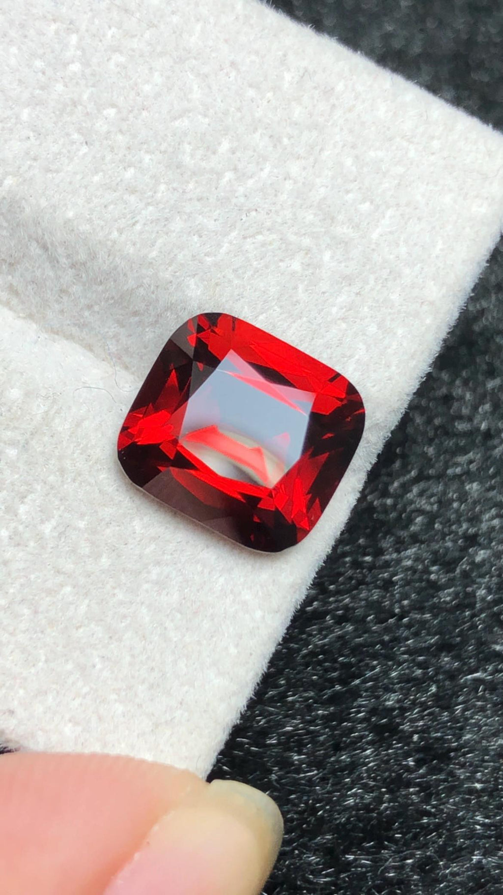 Tanga Mine Rhodolite Garnet 4.19ct Cushion Cut – Raspberry-Tone Tanzanian Gemstone