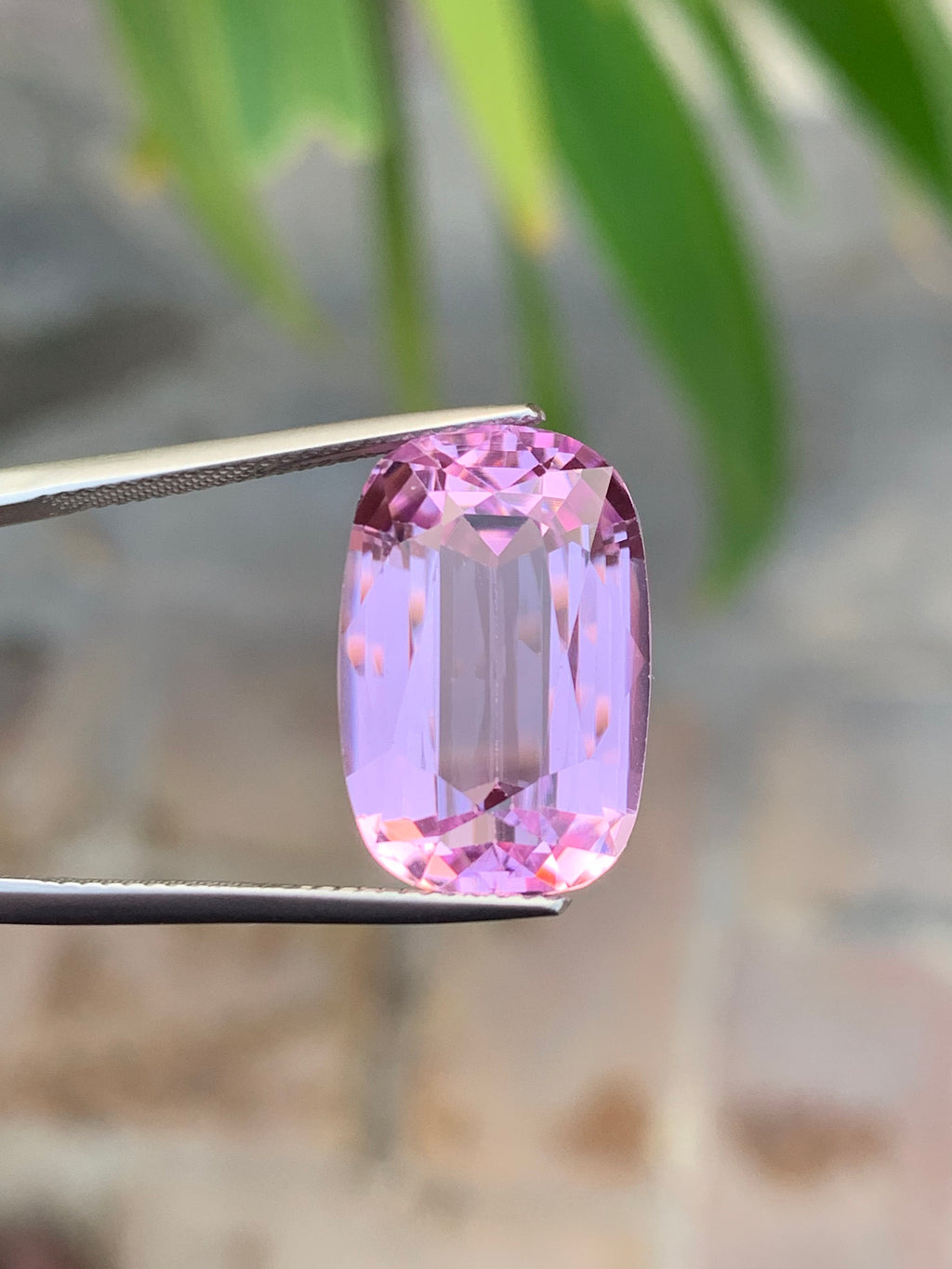 Sweet Pink Kunzite Gemstone: 18.50 CT Oval Faceted Cut Stone