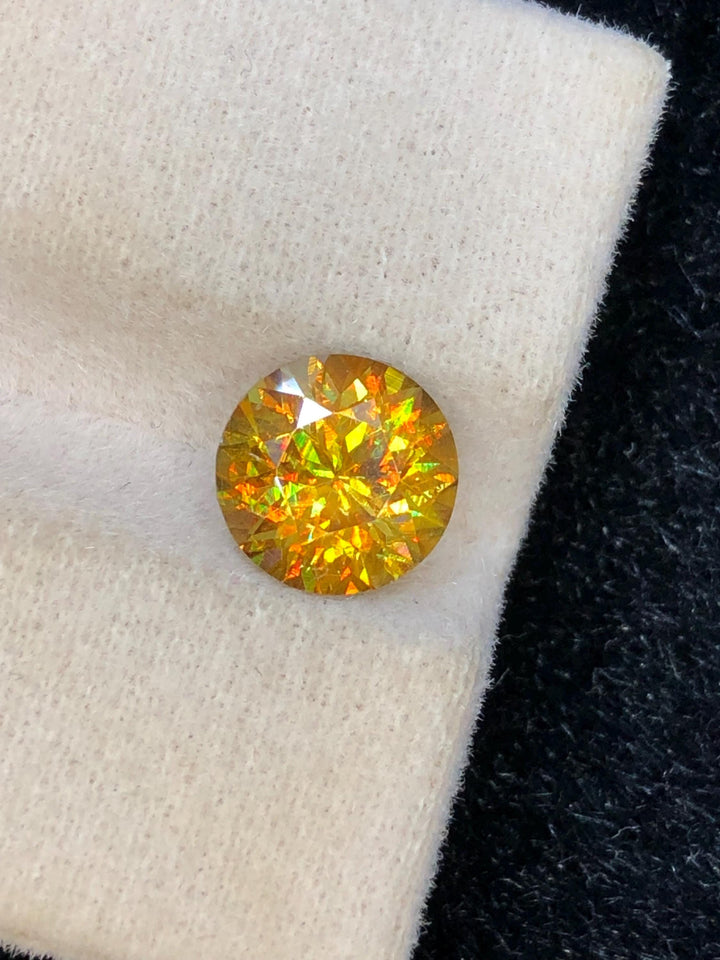 Natural Fire Sphene Gemstone: Round Cut, 2.00 CT, Pakistan Origin