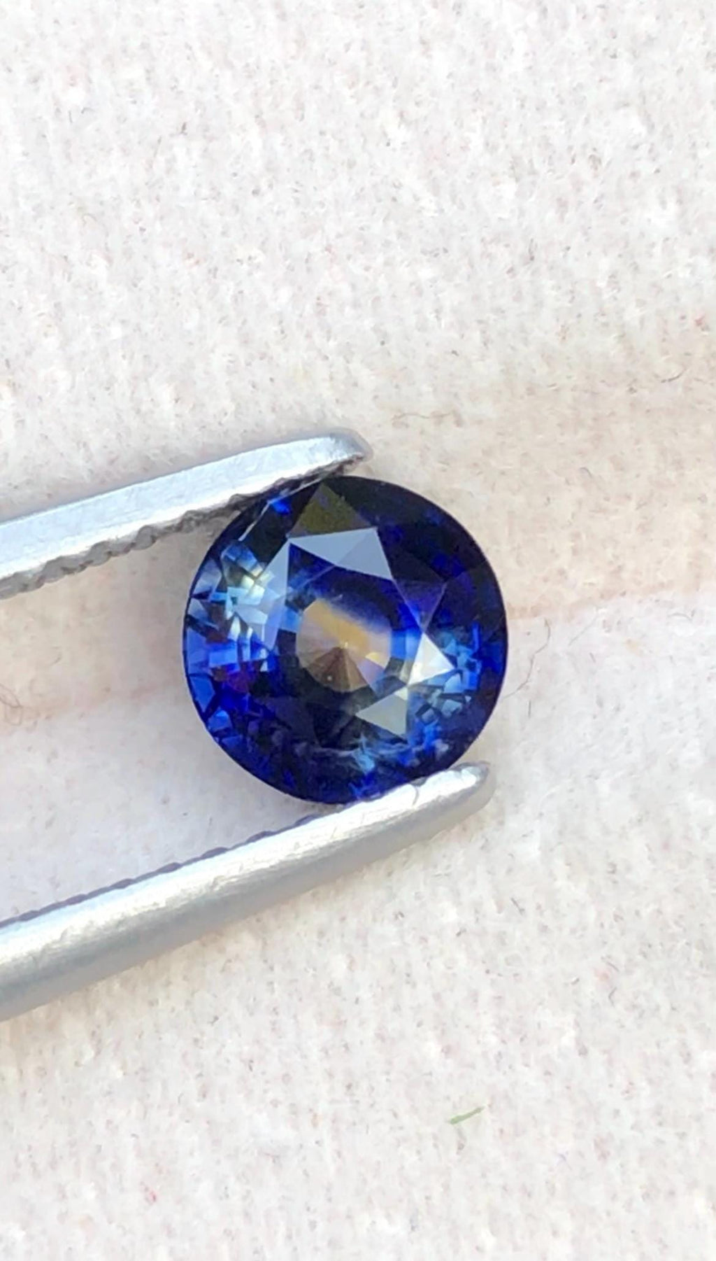 Blue Sapphire 1.24 ct Round Cut • Sri Lanka With Certificate