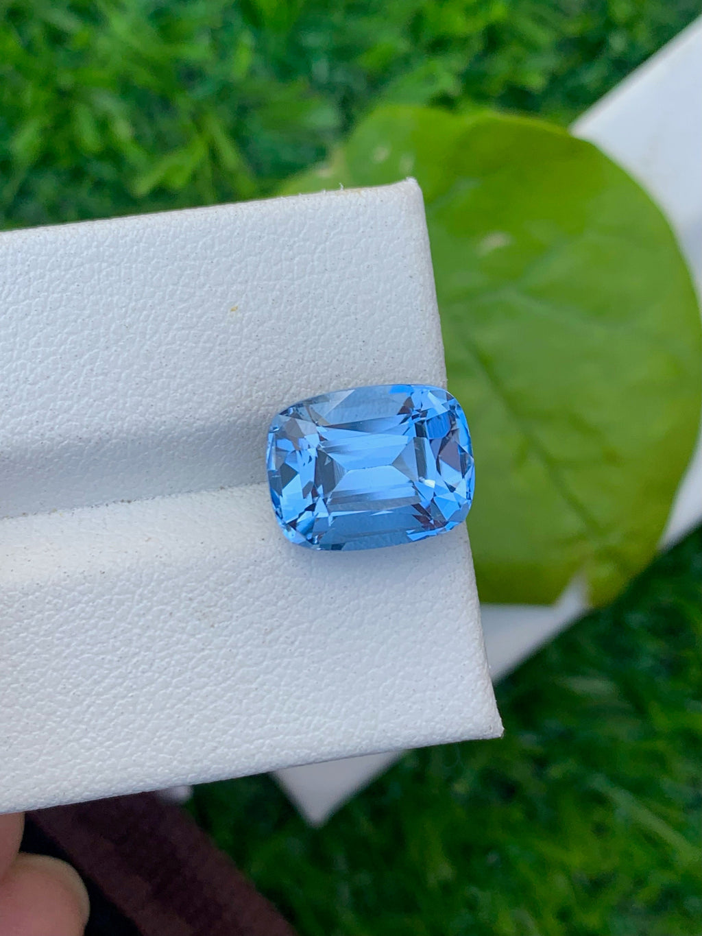 Santa Maria Blue Aquamarine: 5.40 CT VVS Cushion Cut Gemstone