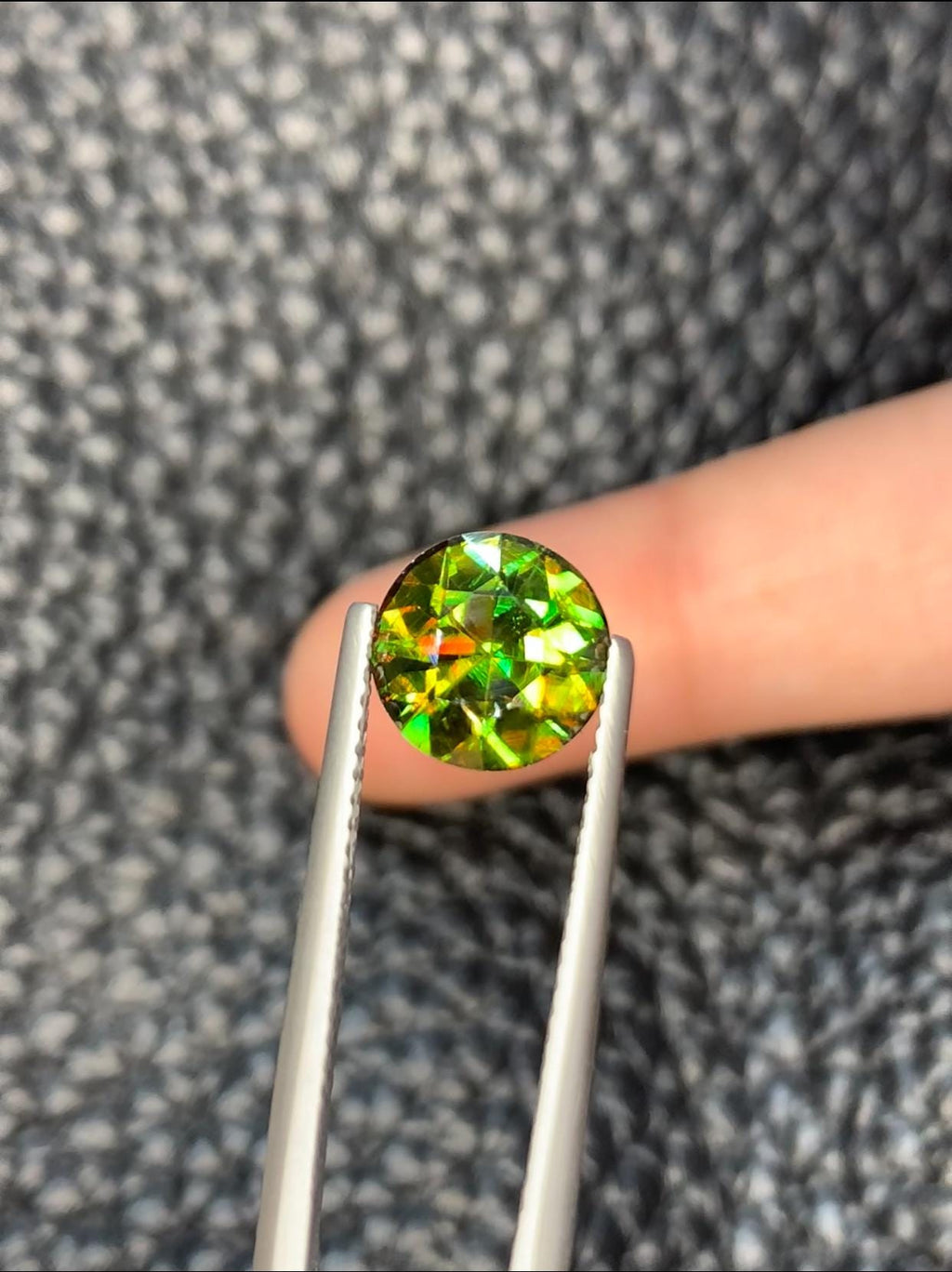 Chrome Sphene 2.20ct Round Cut — Skardu, Pakistan | Strong Fire, Brilliant Facet