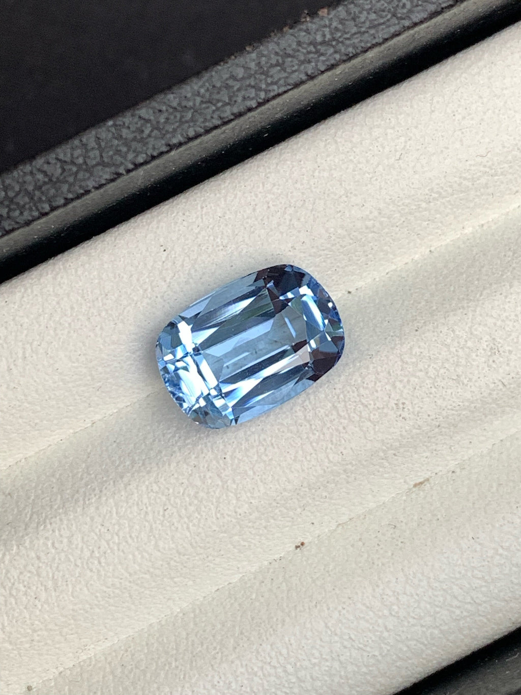 Santa Maria Blue Aquamarine Gemstone: Cushion Cut, 4.00 Carats