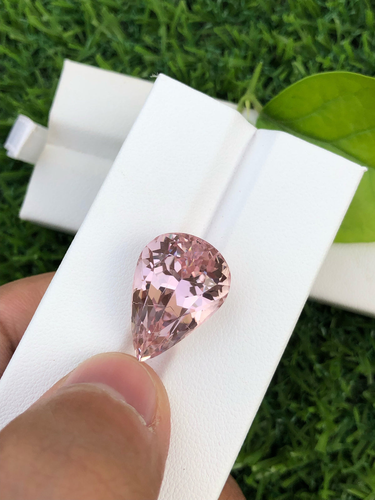 Pear Shape Peach Pink Kunzite Gemstone: Flawless Faceted Cut, 17.85 CT