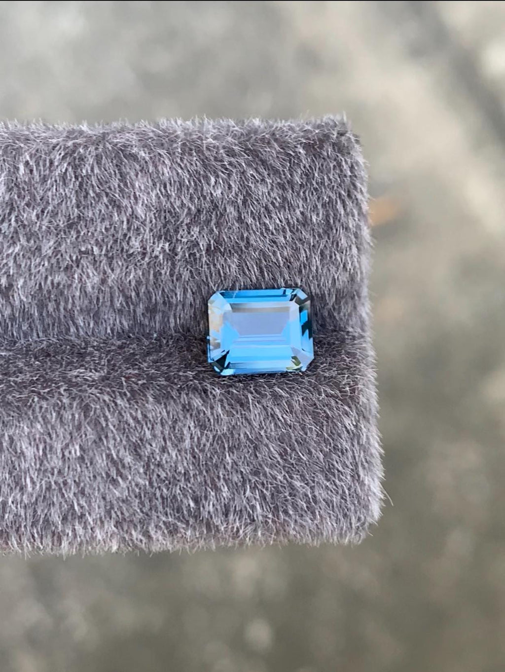 2.08 Carat Vivid Blue Cobalt Spinel Gem: Oval Cut, Sri Lanka