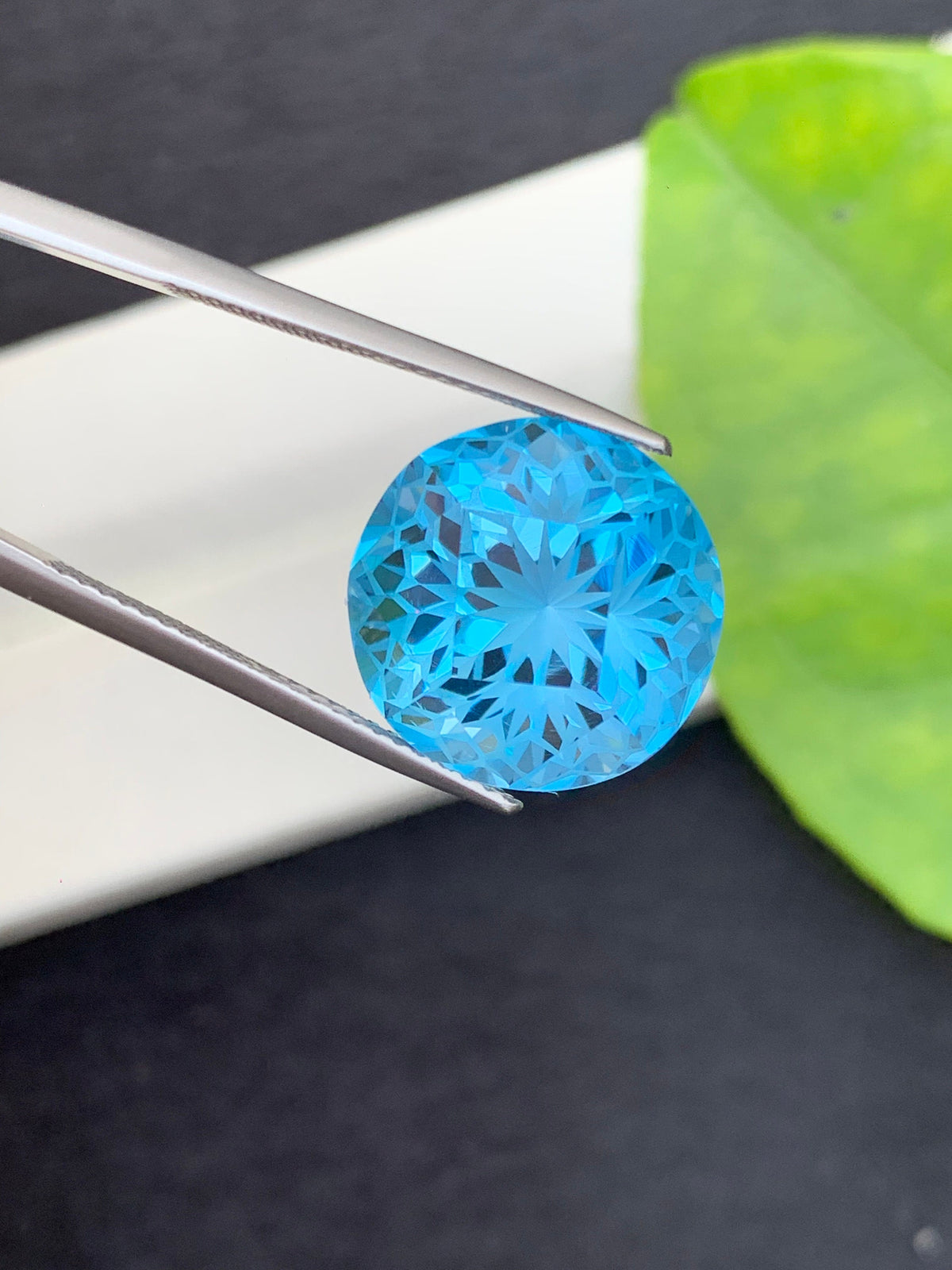 Swiss Blue Topaz Gemstone: 16.50 CT Faceted Fancy Cut