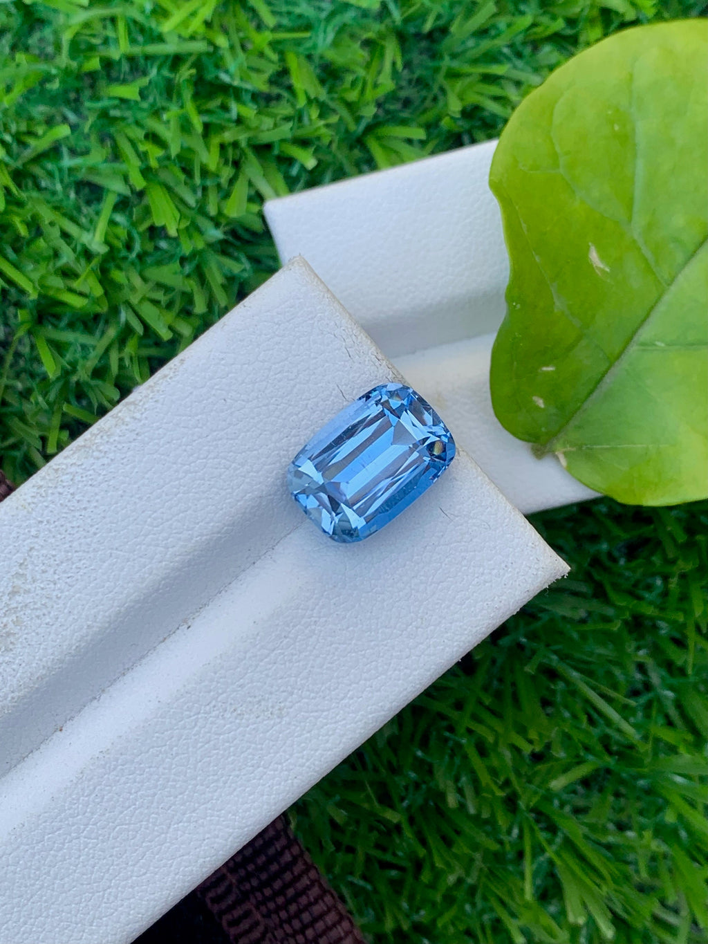 Santa Maria Aquamarine Gemstone: 5.50 CT Deep Blue Cushion Cut