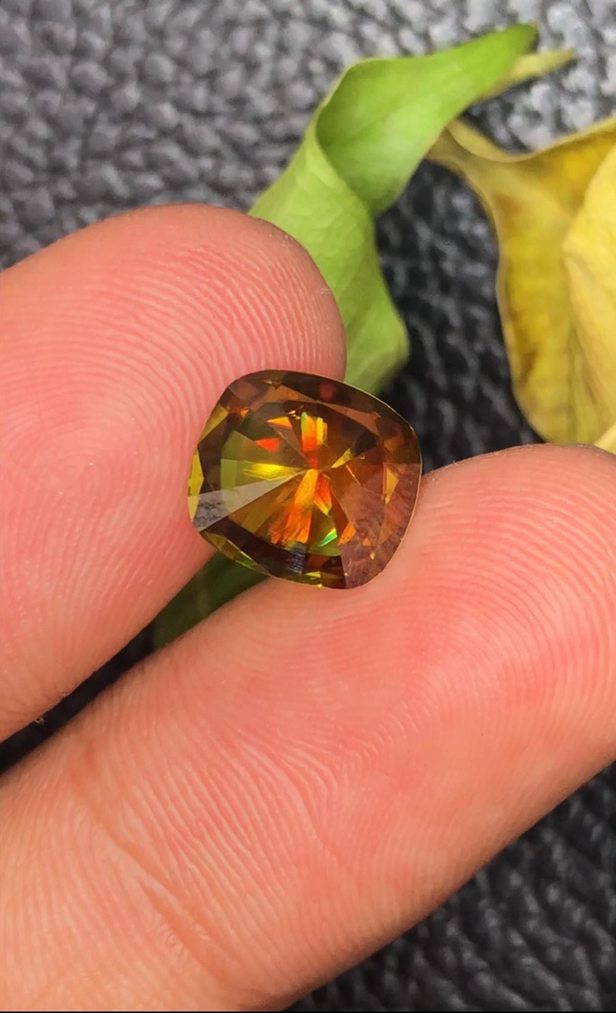 3.15 Carat Nugget Green Sphene Gemstone: AAA Quality, Natural Origin